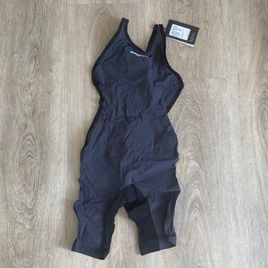 Womens arena kneeskin carbon air size 26